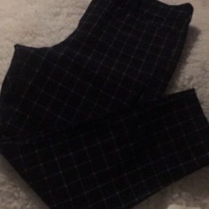 Old Navy pixie high-rise secrets lamb pockets black and white slacks